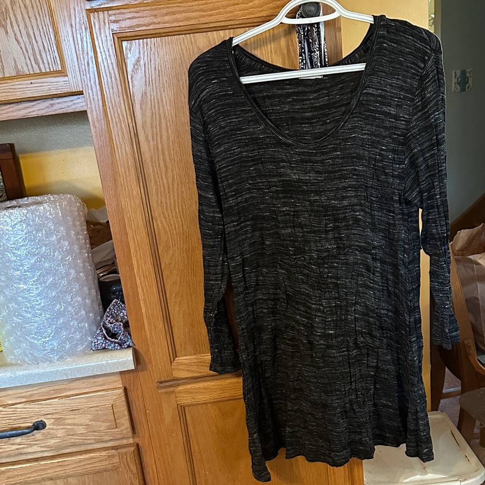 Elegant Black Women's Tunic Top